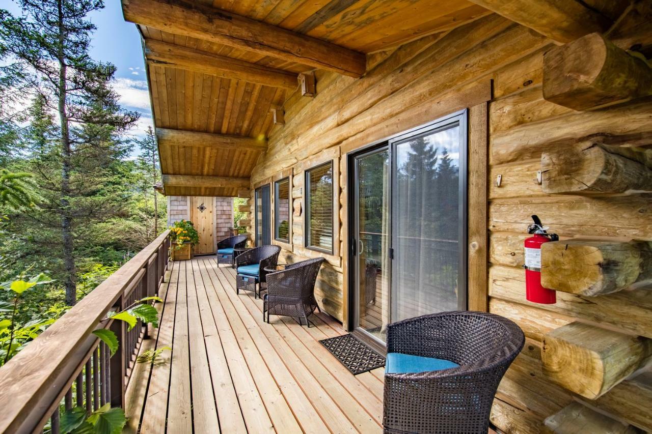 Stillpoint Lodge - All-Inclusive Halibut Cove Exteriör bild