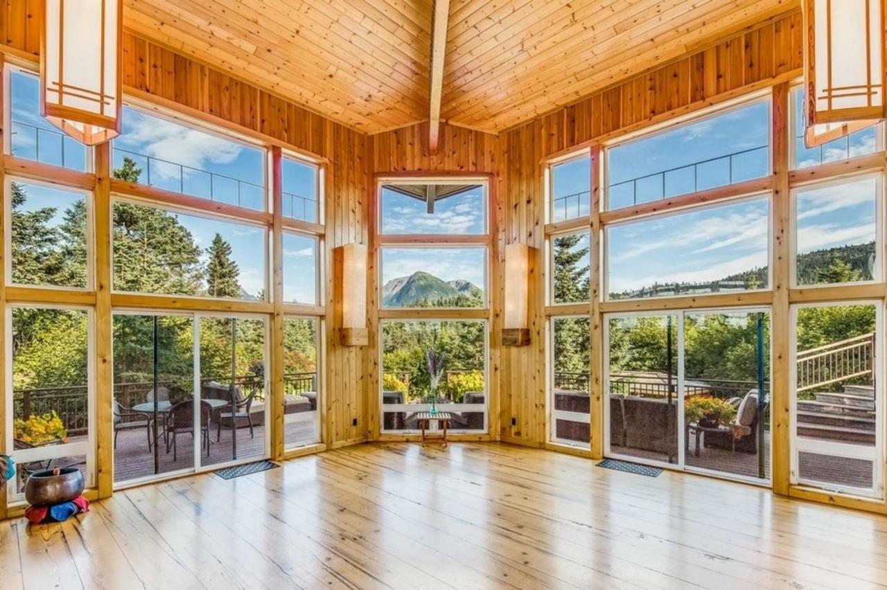 Stillpoint Lodge - All-Inclusive Halibut Cove Exteriör bild