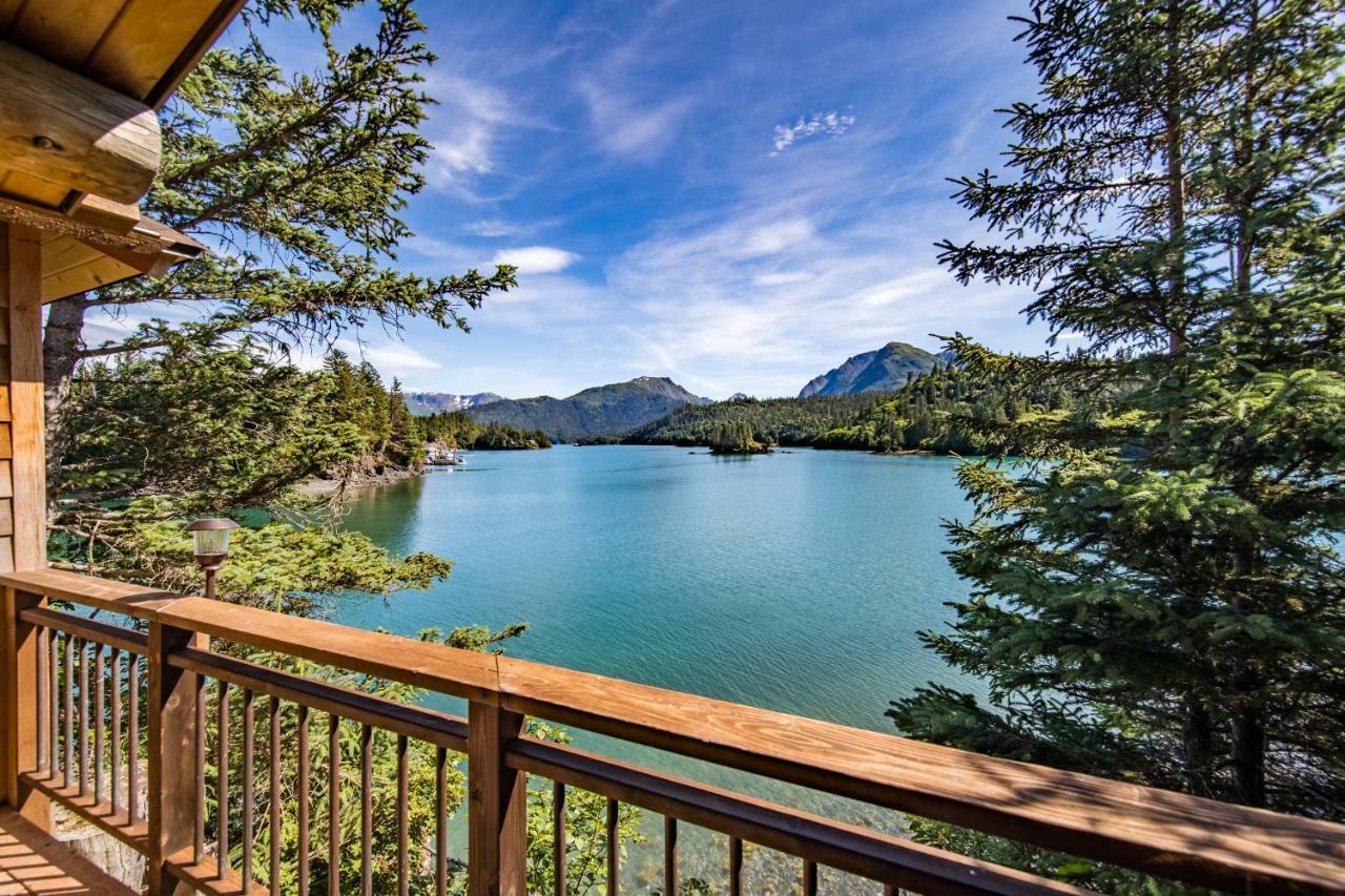 Stillpoint Lodge - All-Inclusive Halibut Cove Exteriör bild
