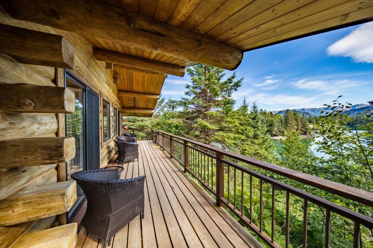 Stillpoint Lodge - All-Inclusive Halibut Cove Exteriör bild