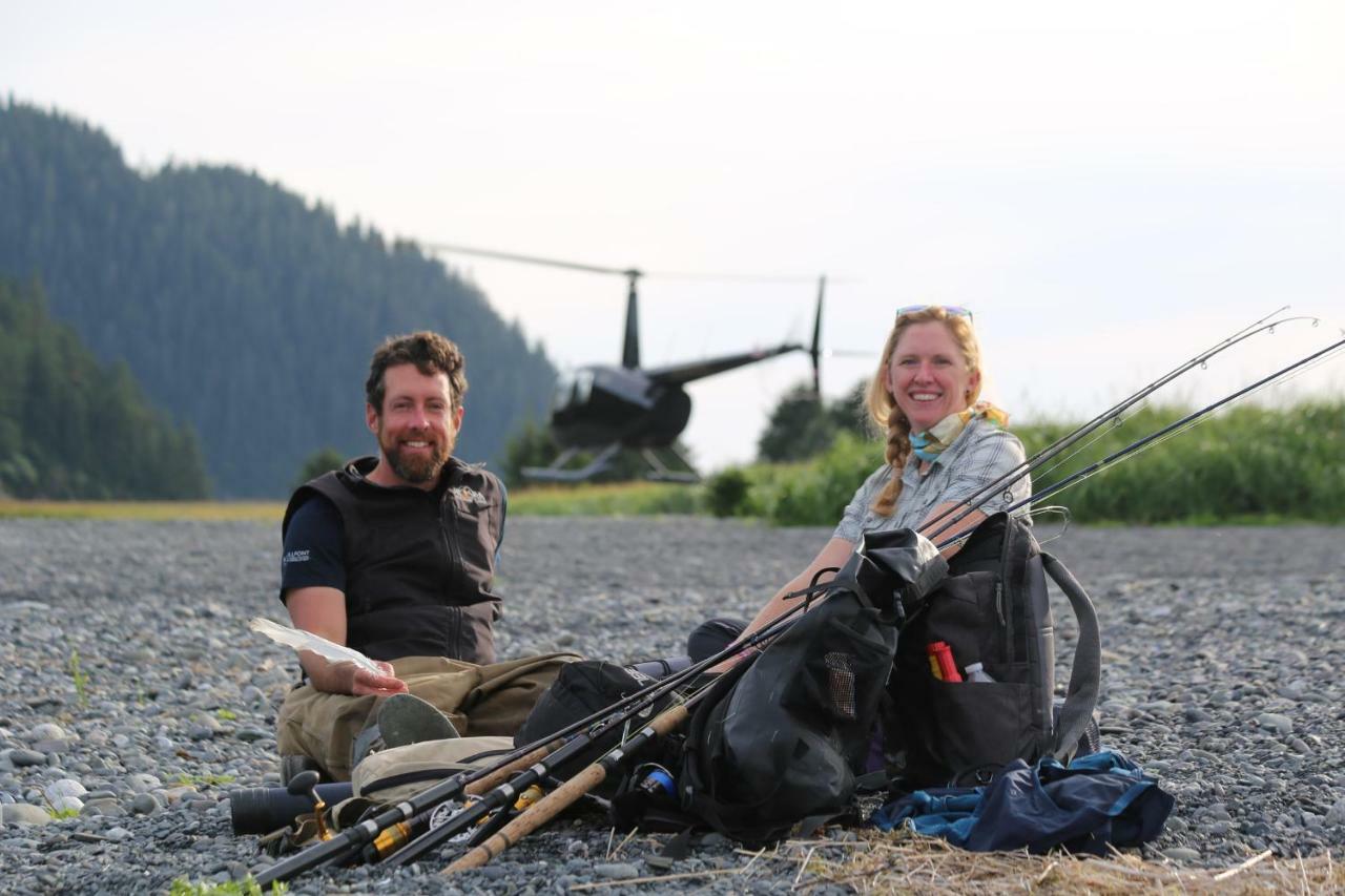 Stillpoint Lodge - All-Inclusive Halibut Cove Exteriör bild