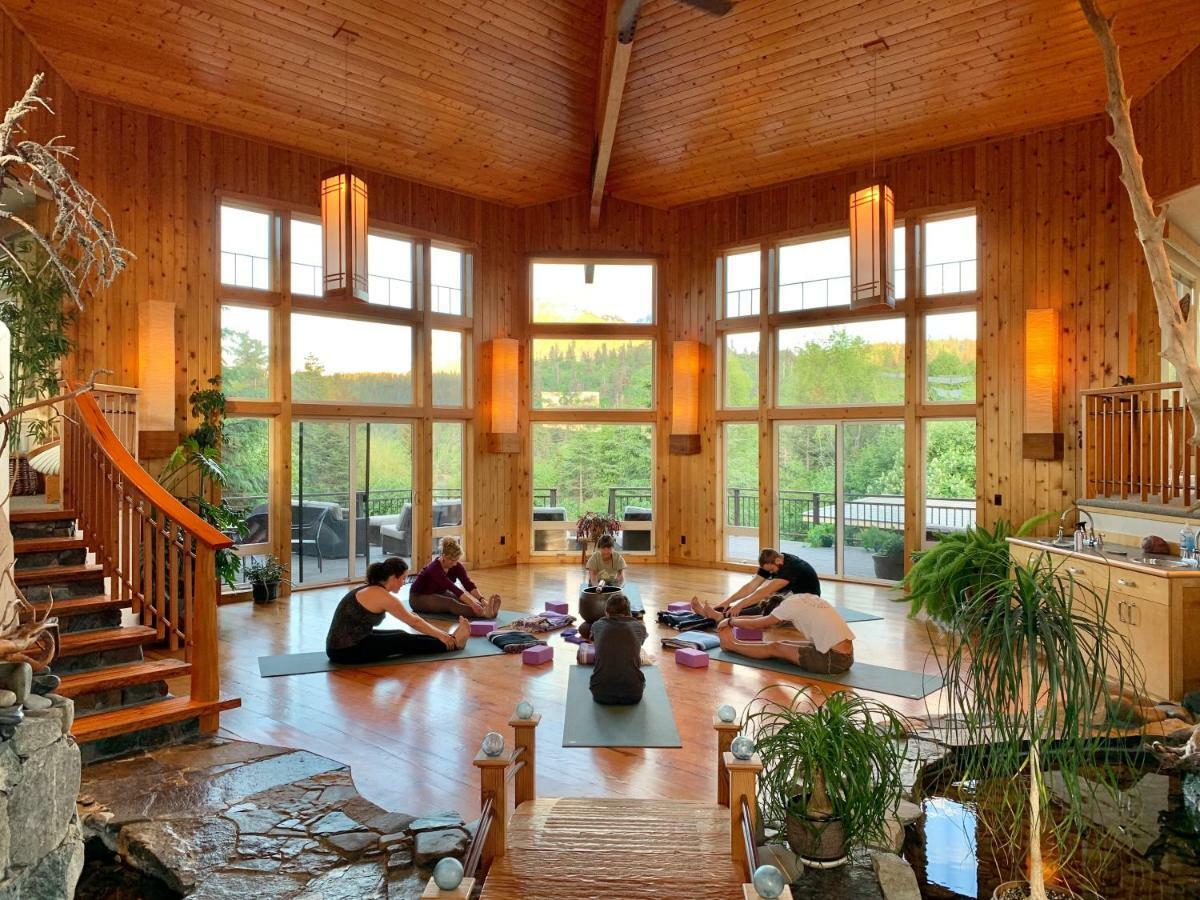 Stillpoint Lodge - All-Inclusive Halibut Cove Exteriör bild